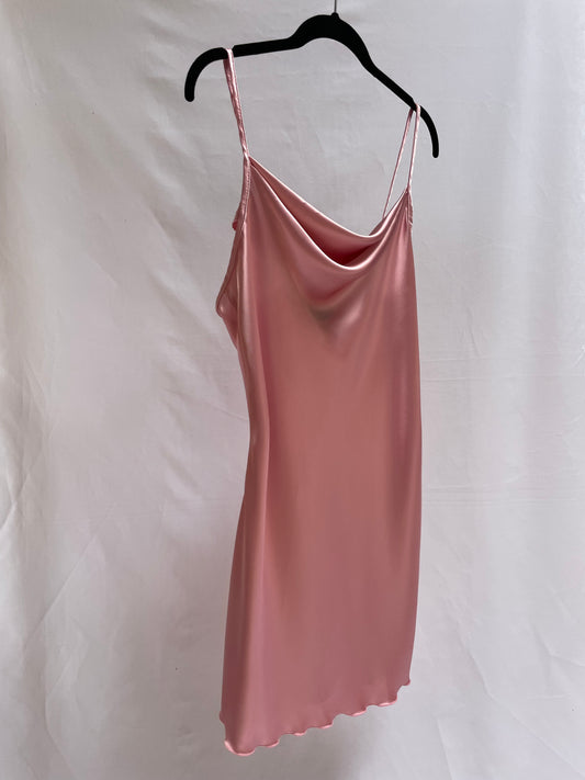 VESTIDO SLIP SATINADO