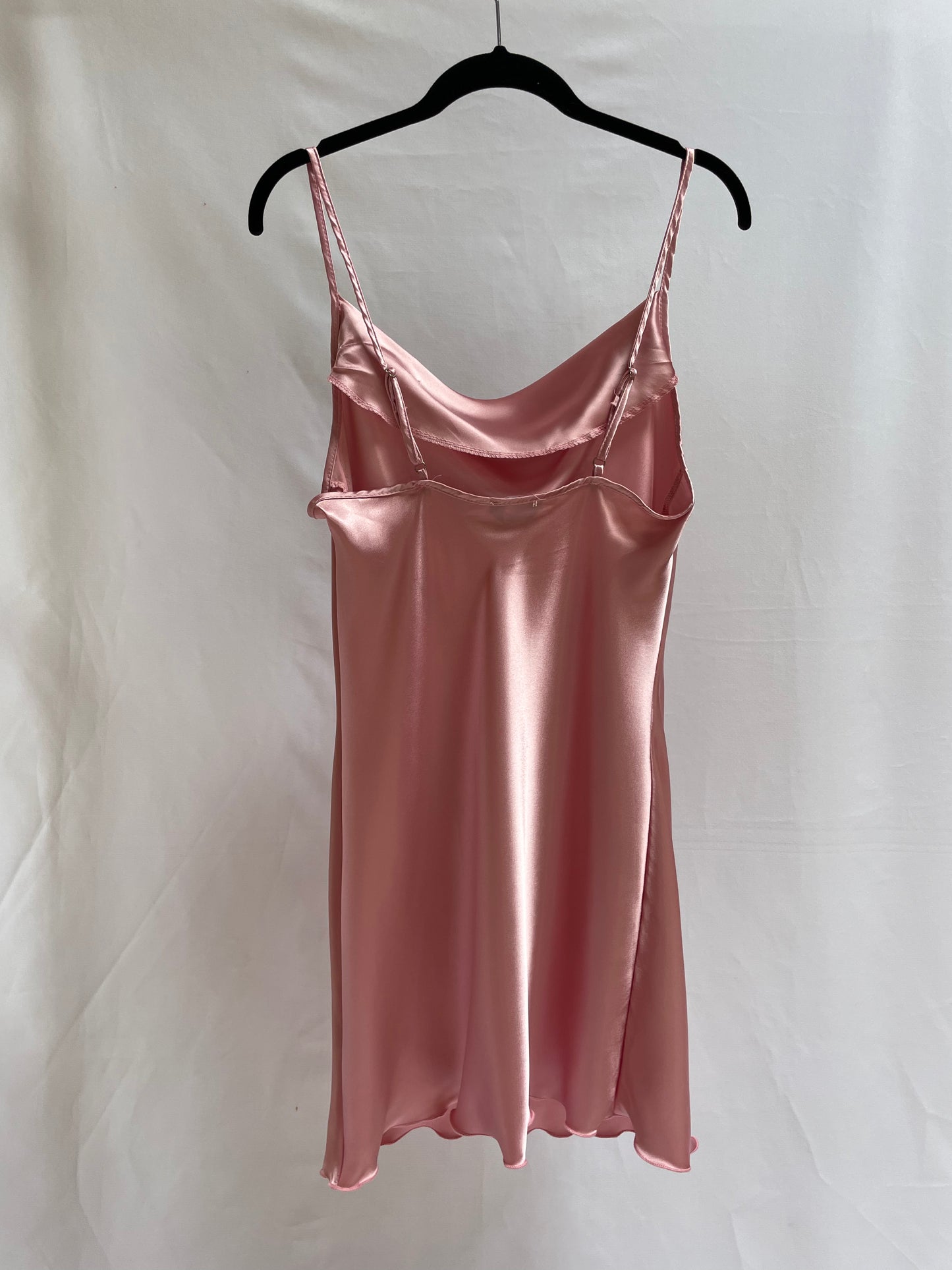 VESTIDO SLIP SATINADO